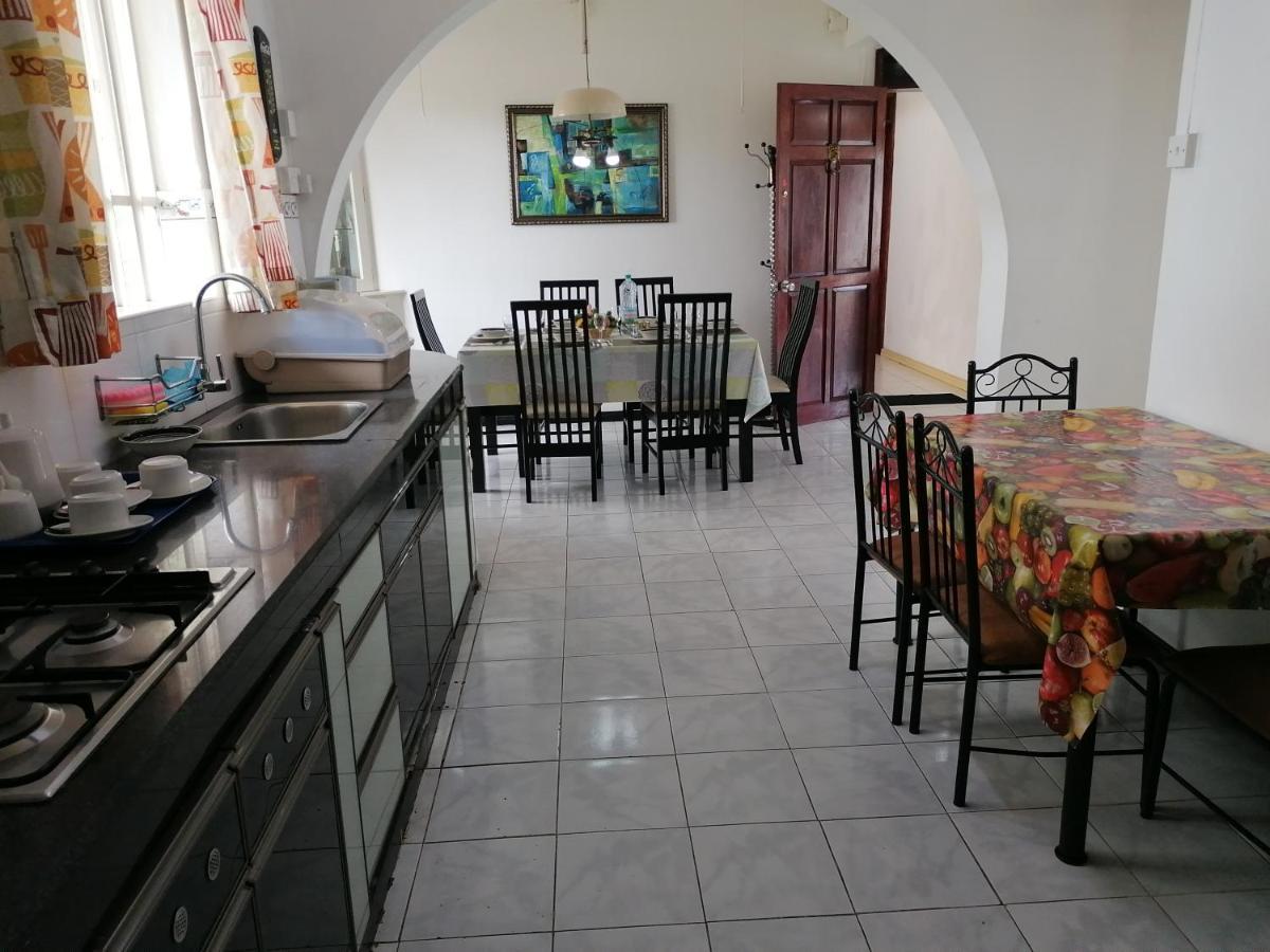 Les Camelias Ground Floor Apartment Flic en Flac Exterior photo